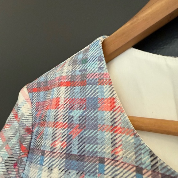 NICHOLAS (Revolve) Sz 4 mint condition silk size 4 Pink and Blue Cropped - Picture 7 of 15